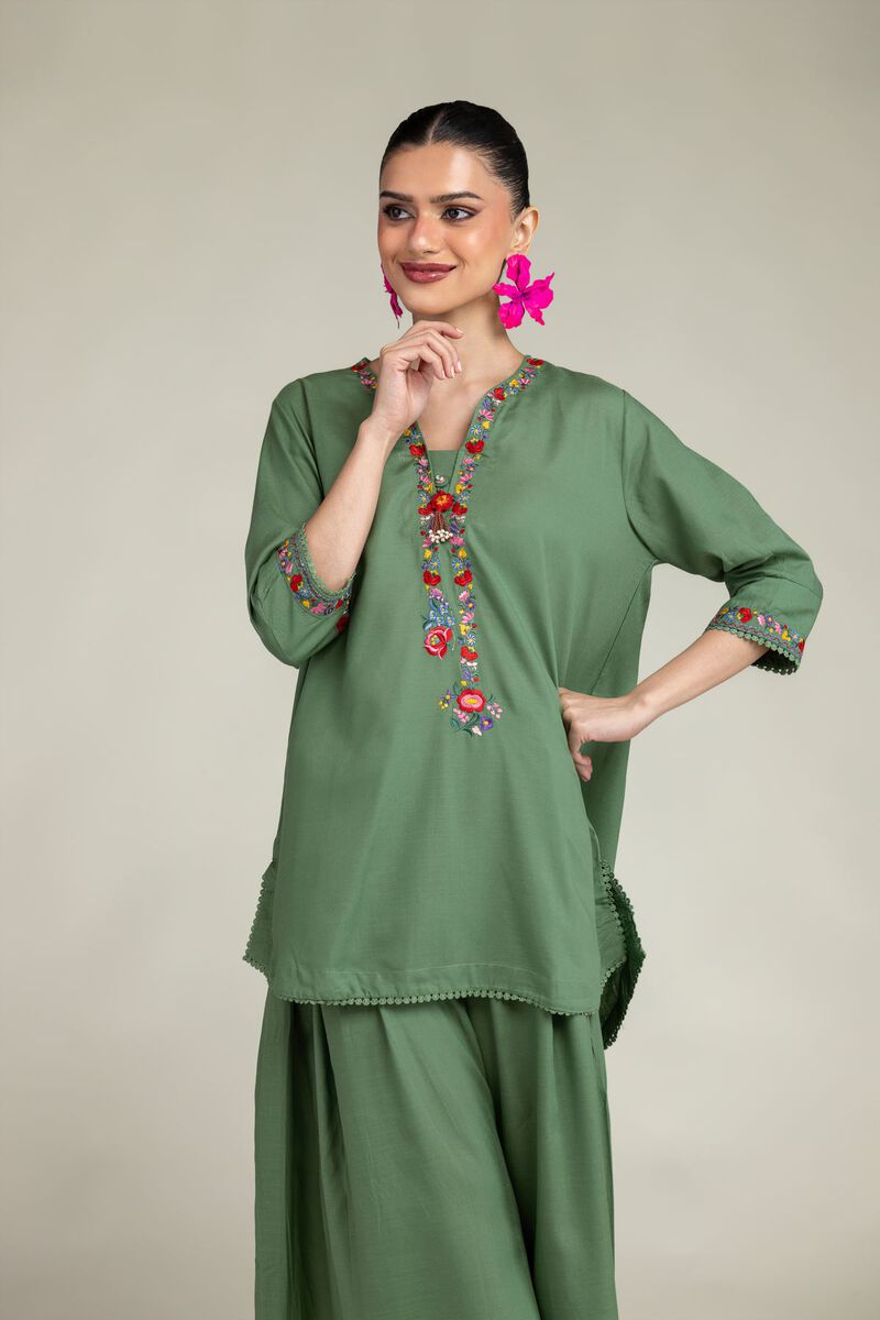 Embroidered | Raw Silk | Green Floral Kurta | USD 40.00