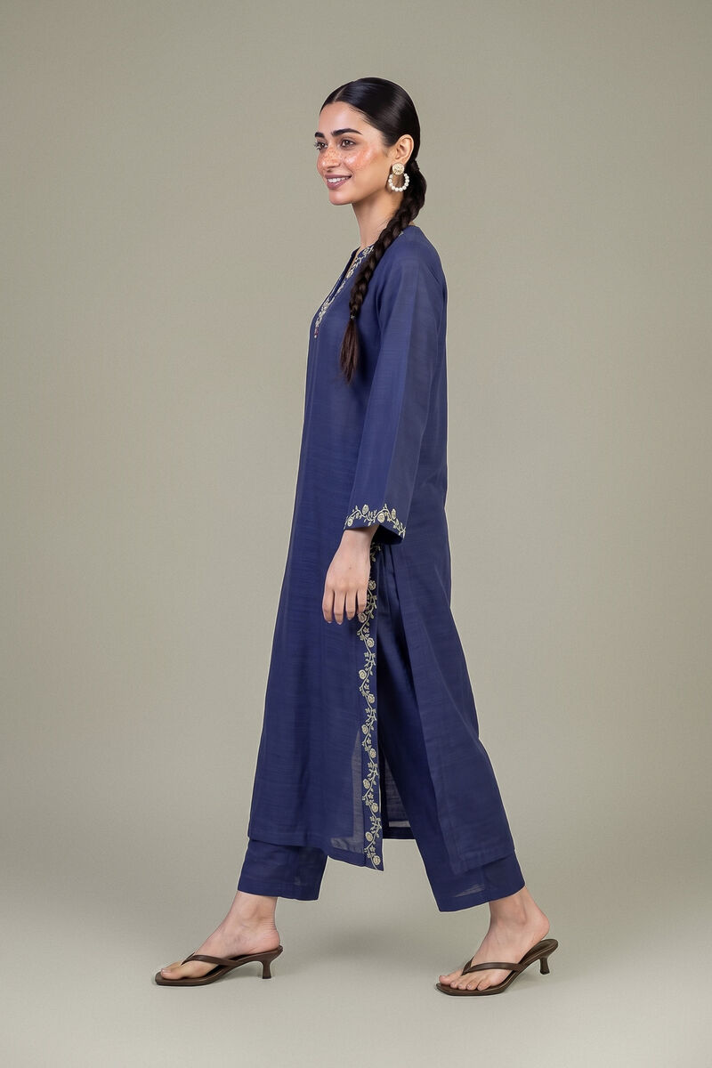 https://us.khaadi.com/dw/image/v2/BJTG_PRD/on/demandware.static/-/Sites-khaadi-master-catalog/default/dw348a1d1d/images/hi-res/1-26-431-b-d1_multi_1.jpg?sw=800&sh=1200