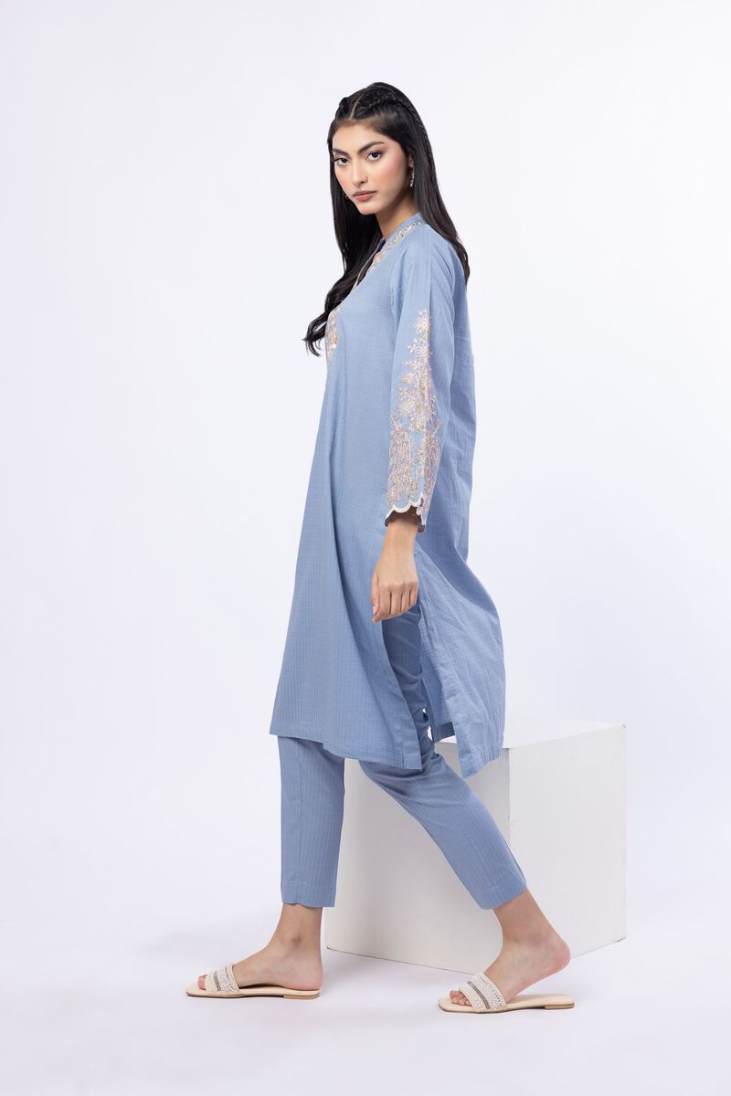 https://us.khaadi.com/dw/image/v2/BJTG_PRD/on/demandware.static/-/Sites-khaadi-master-catalog/default/dw35b8bb0e/images/hi-res/r-eeb24715b_multi_1.jpg?sw=800&sh=1200