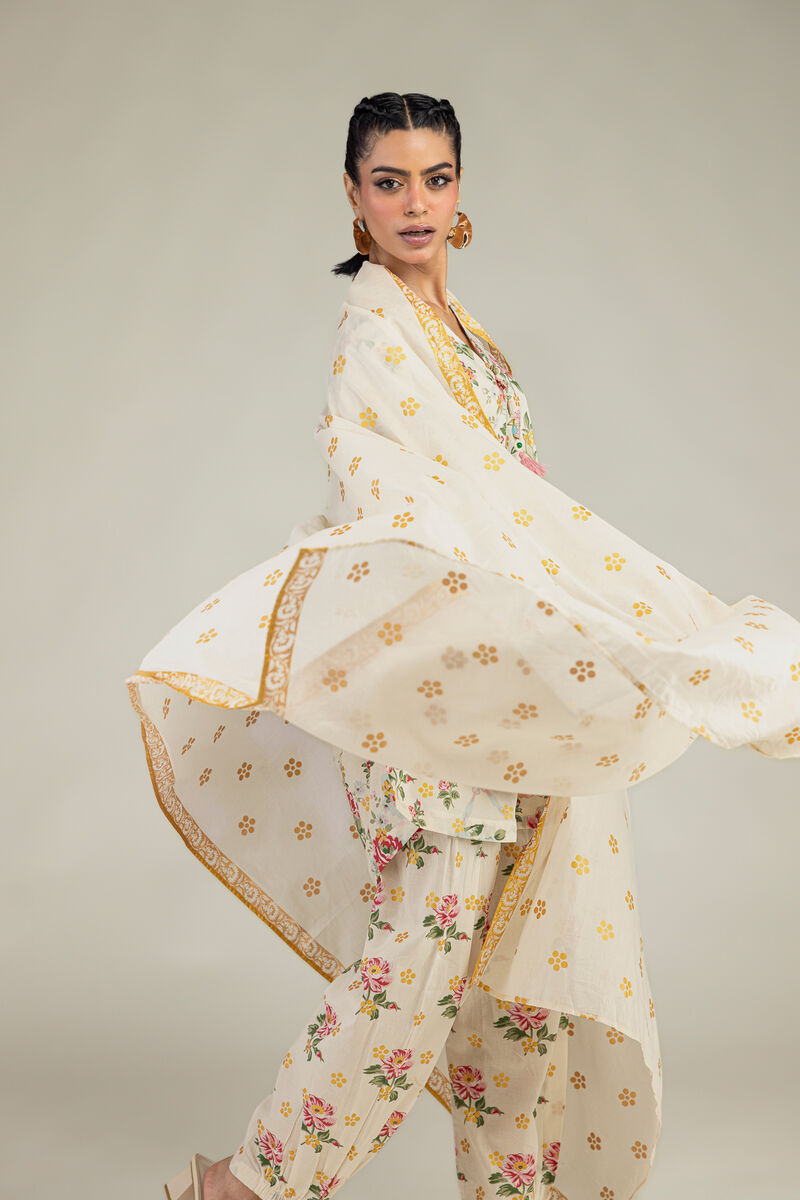 https://us.khaadi.com/dw/image/v2/BJTG_PRD/on/demandware.static/-/Sites-khaadi-master-catalog/default/dw37633b13/images/hi-res/1-26-236-c-j1_multi_1.jpg?sw=800&sh=1200