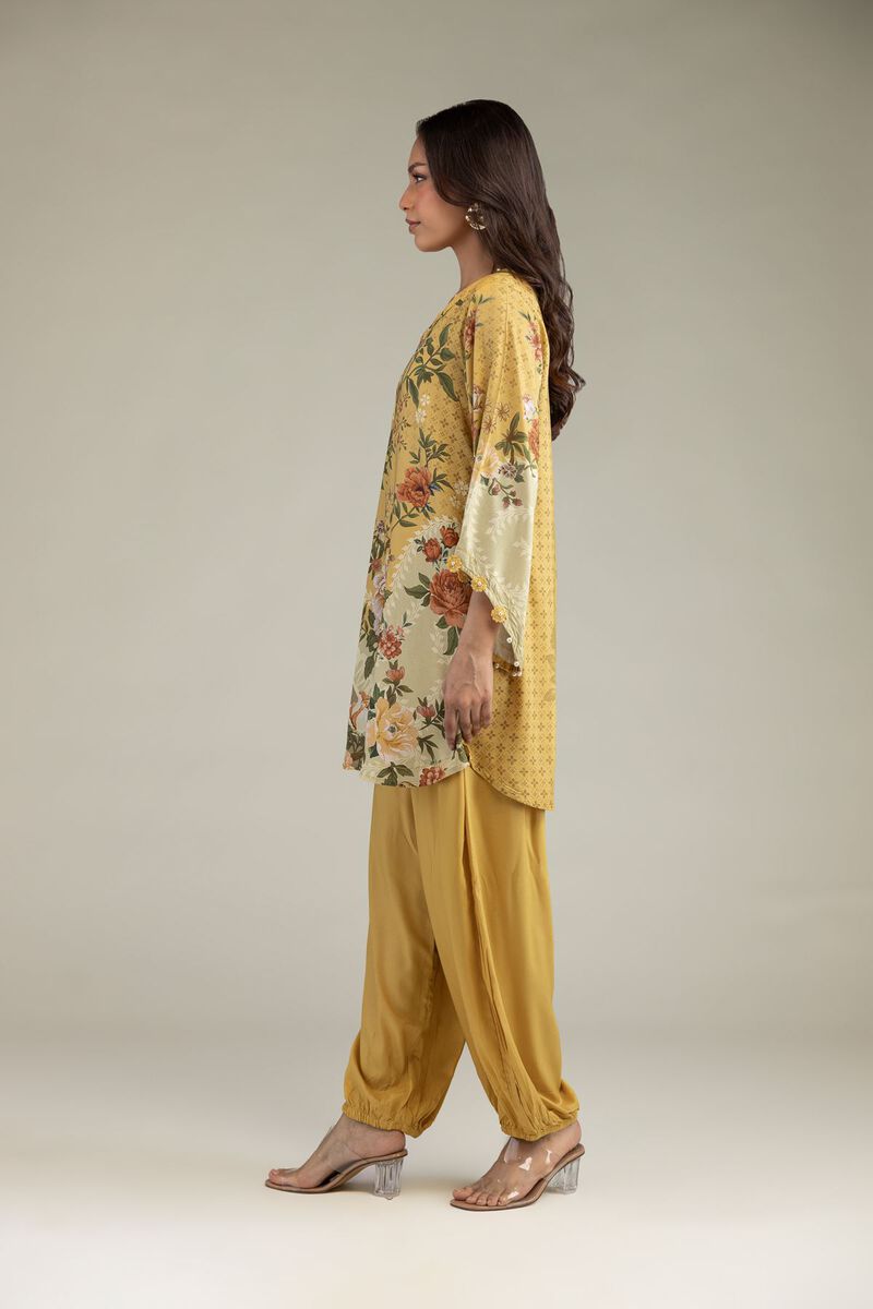 https://us.khaadi.com/dw/image/v2/BJTG_PRD/on/demandware.static/-/Sites-khaadi-master-catalog/default/dw384486b3/images/hi-res/1-26-239-b-h2_multi_1.jpg?sw=800&sh=1200