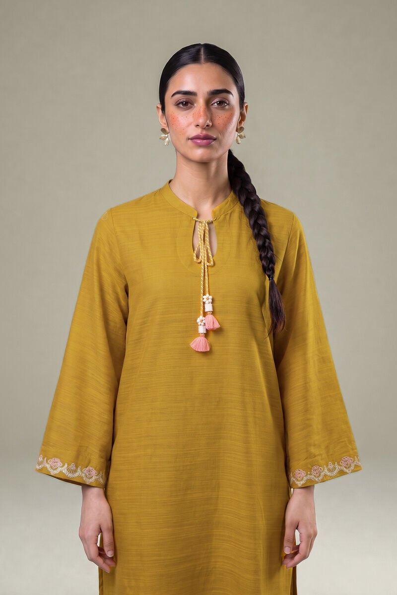 https://us.khaadi.com/dw/image/v2/BJTG_PRD/on/demandware.static/-/Sites-khaadi-master-catalog/default/dw39575c0b/images/hi-res/1-26-431-a-i1_multi_1.jpg?sw=800&sh=1200
