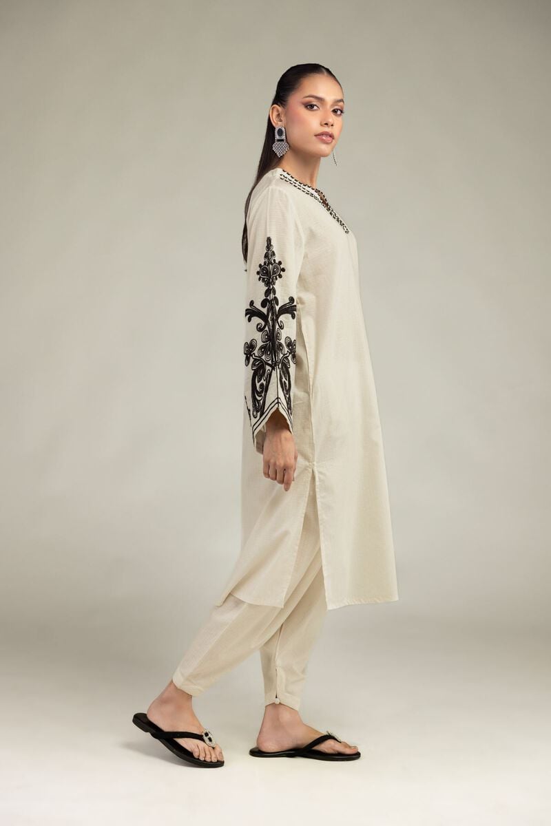 https://us.khaadi.com/dw/image/v2/BJTG_PRD/on/demandware.static/-/Sites-khaadi-master-catalog/default/dw3a40314a/images/hi-res/1-26-245-b-a1_multi_1.jpg?sw=800&sh=1200