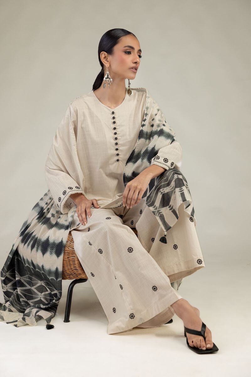https://us.khaadi.com/dw/image/v2/BJTG_PRD/on/demandware.static/-/Sites-khaadi-master-catalog/default/dw3cc47f7e/images/hi-res/1-26-226-c-b1_multi_1.jpg?sw=800&sh=1200