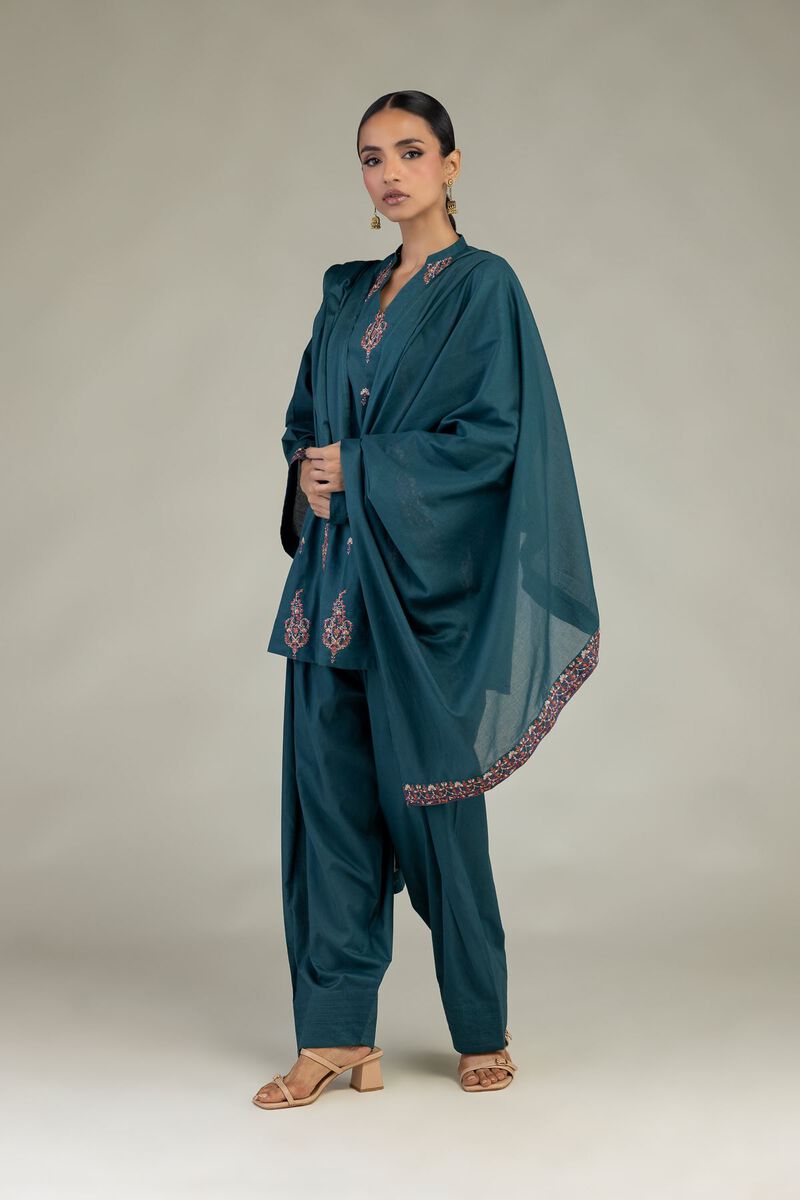 https://us.khaadi.com/dw/image/v2/BJTG_PRD/on/demandware.static/-/Sites-khaadi-master-catalog/default/dw3da41522/images/hi-res/1-26-325-b-b2_multi_1.jpg?sw=800&sh=1200