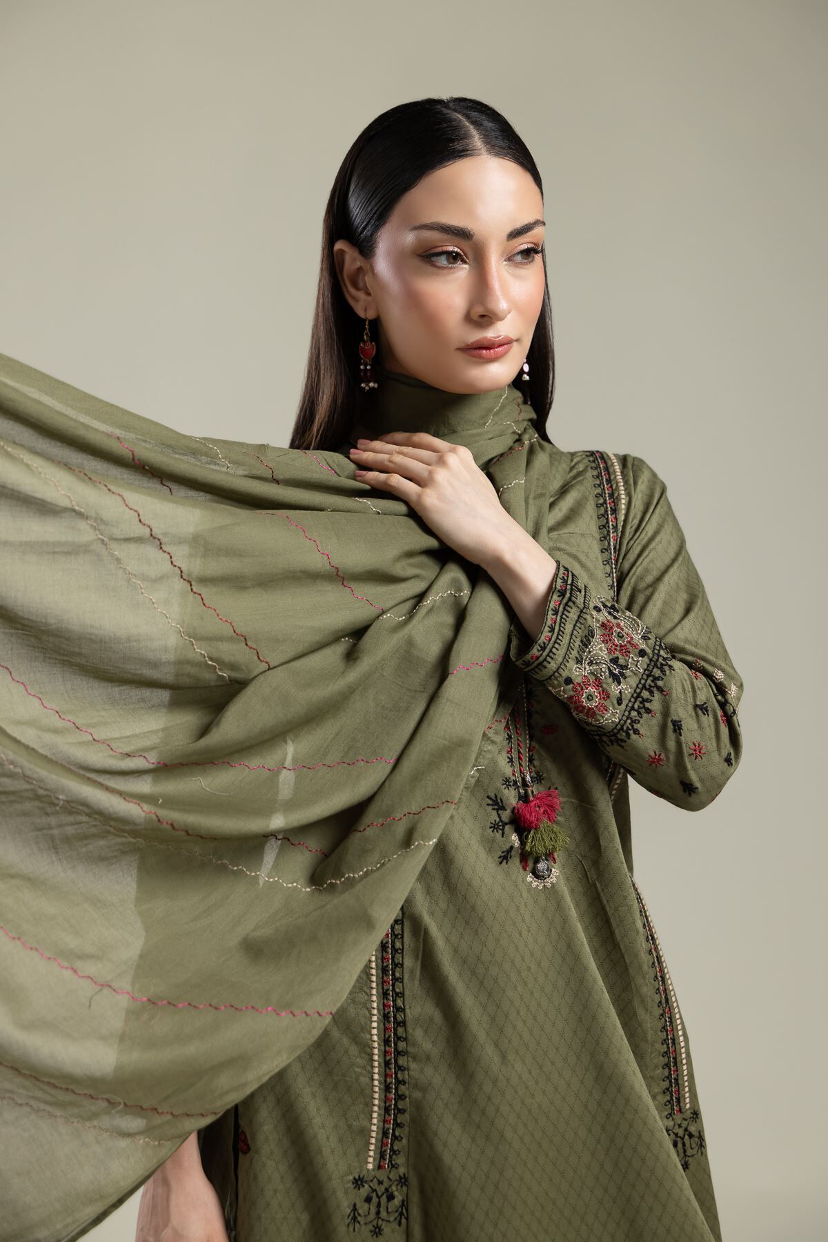 Buy Lawn Olive Dupatta | 0.0 N/A | 1-26-134-C-C-VG_MULTI | Khaadi