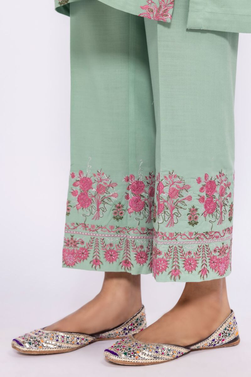  | Pants | Embroidered | null