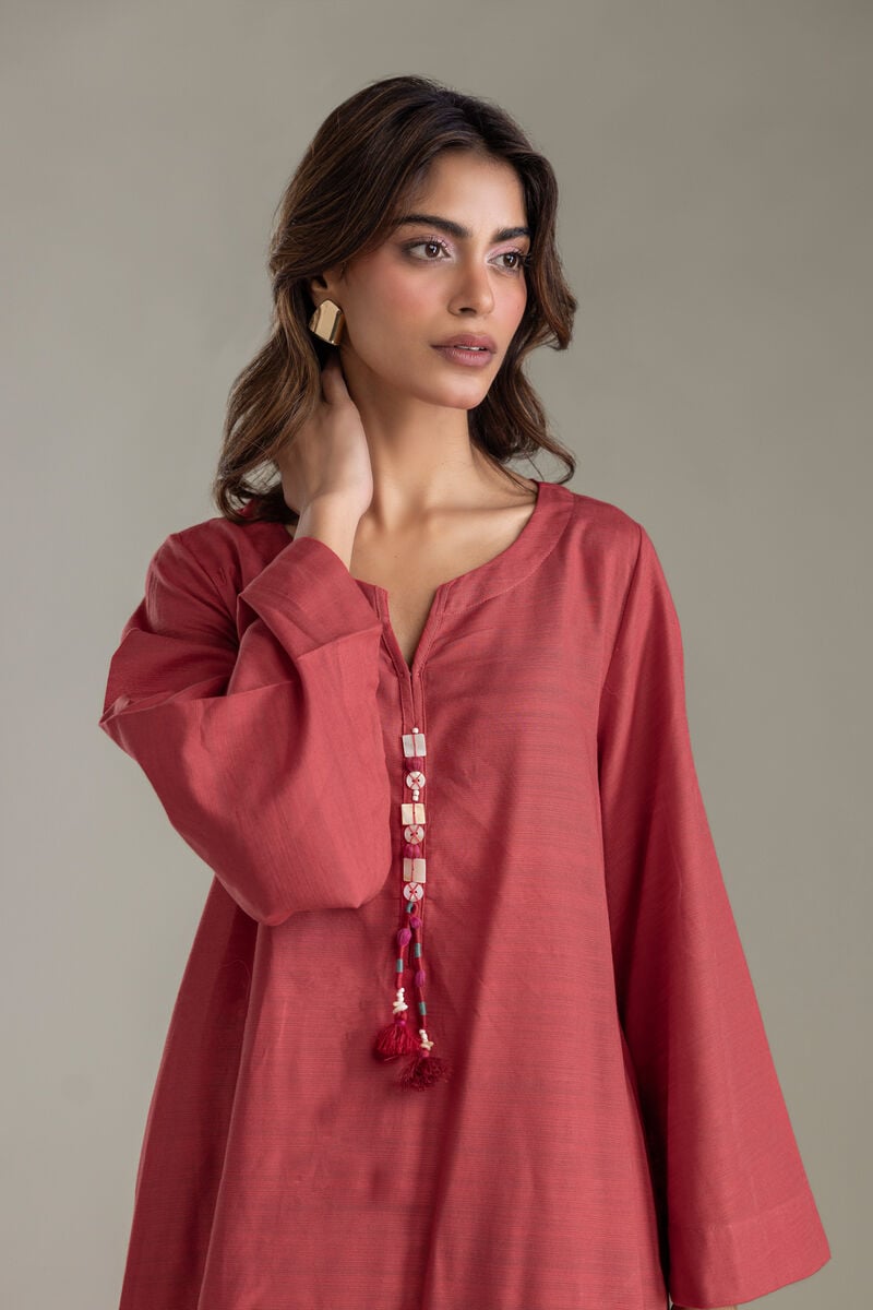 https://us.khaadi.com/dw/image/v2/BJTG_PRD/on/demandware.static/-/Sites-khaadi-master-catalog/default/dw41244254/images/hi-res/1-26-417-a-i1_multi_1.jpg?sw=800&sh=1200