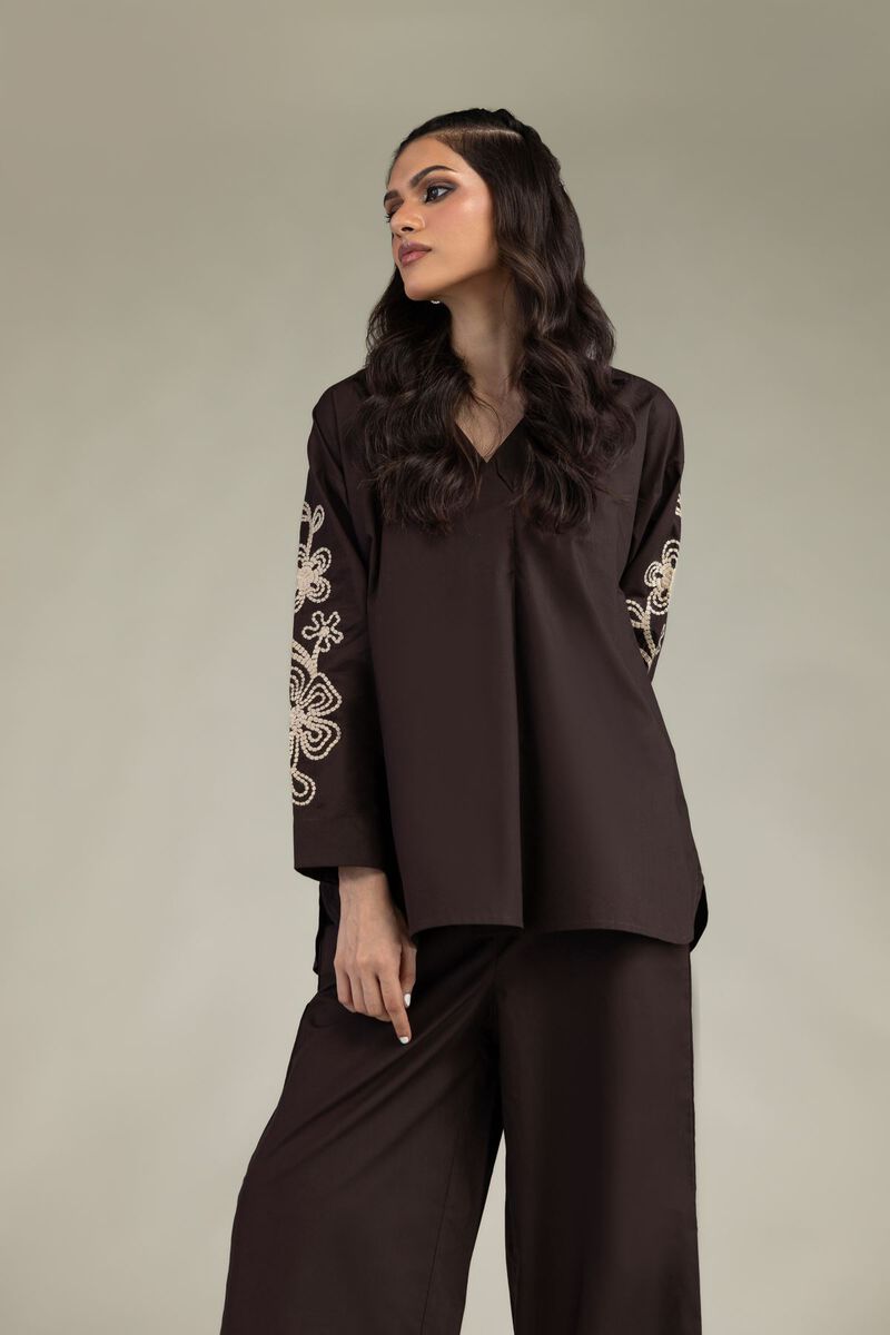 https://us.khaadi.com/dw/image/v2/BJTG_PRD/on/demandware.static/-/Sites-khaadi-master-catalog/default/dw41d6869b/images/hi-res/3-26-201-a-c1_multi_1.jpg?sw=800&sh=1200