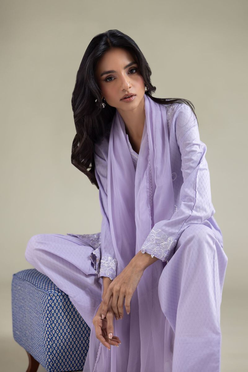 https://us.khaadi.com/dw/image/v2/BJTG_PRD/on/demandware.static/-/Sites-khaadi-master-catalog/default/dw422a482c/images/hi-res/1-26-146-c-c_multi_1.jpg?sw=800&sh=1200
