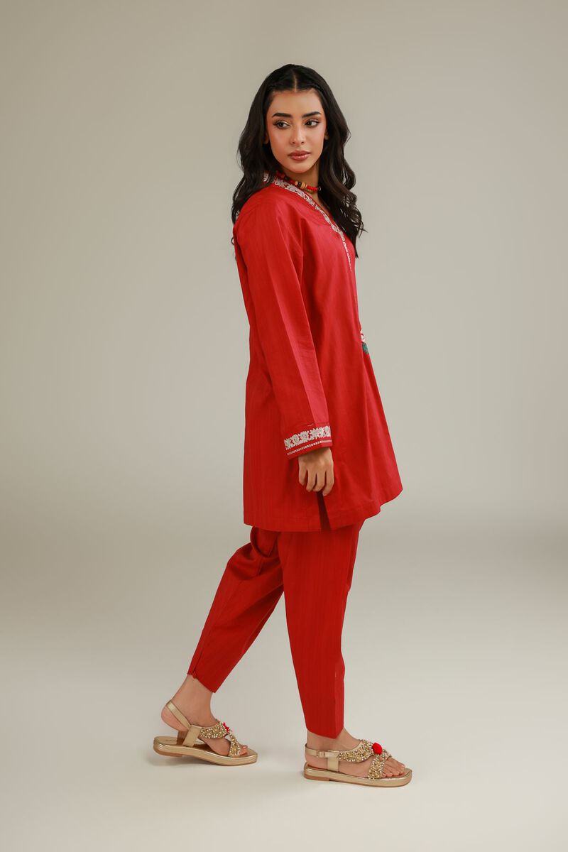 https://us.khaadi.com/dw/image/v2/BJTG_PRD/on/demandware.static/-/Sites-khaadi-master-catalog/default/dw42659de3/images/hi-res/1-26-137-b-c_multi_2.jpg?sw=800&sh=1200