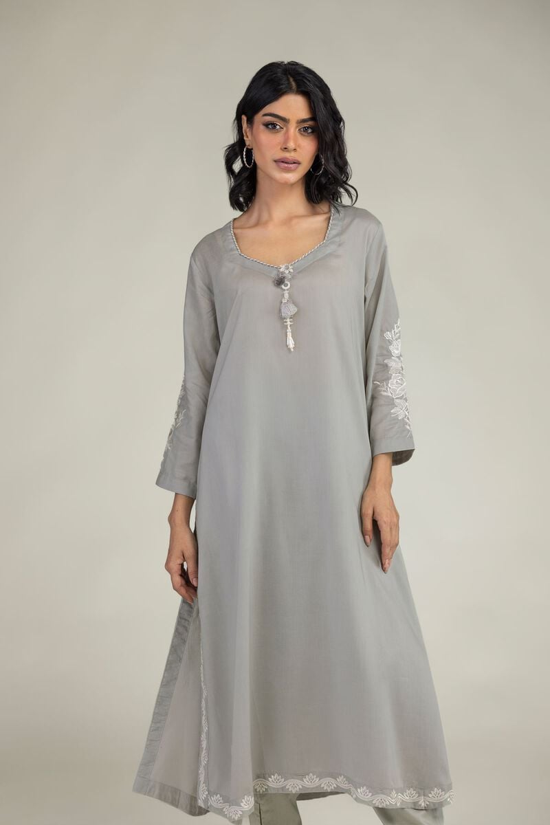 https://us.khaadi.com/dw/image/v2/BJTG_PRD/on/demandware.static/-/Sites-khaadi-master-catalog/default/dw4287d86e/images/hi-res/8-26-208-a-d1_multi_1.jpg?sw=800&sh=1200