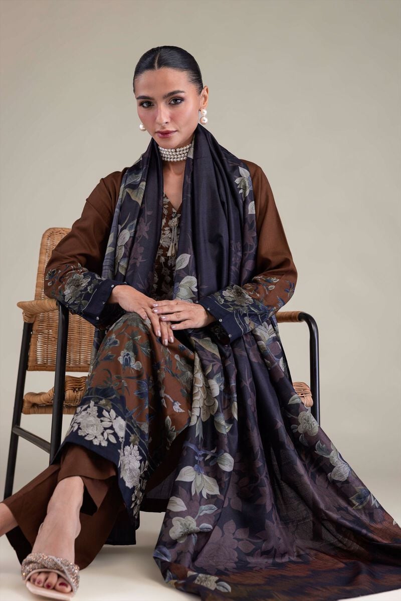 https://us.khaadi.com/dw/image/v2/BJTG_PRD/on/demandware.static/-/Sites-khaadi-master-catalog/default/dw4305d496/images/hi-res/2-26-206-c-f1_multi_1.jpg?sw=800&sh=1200