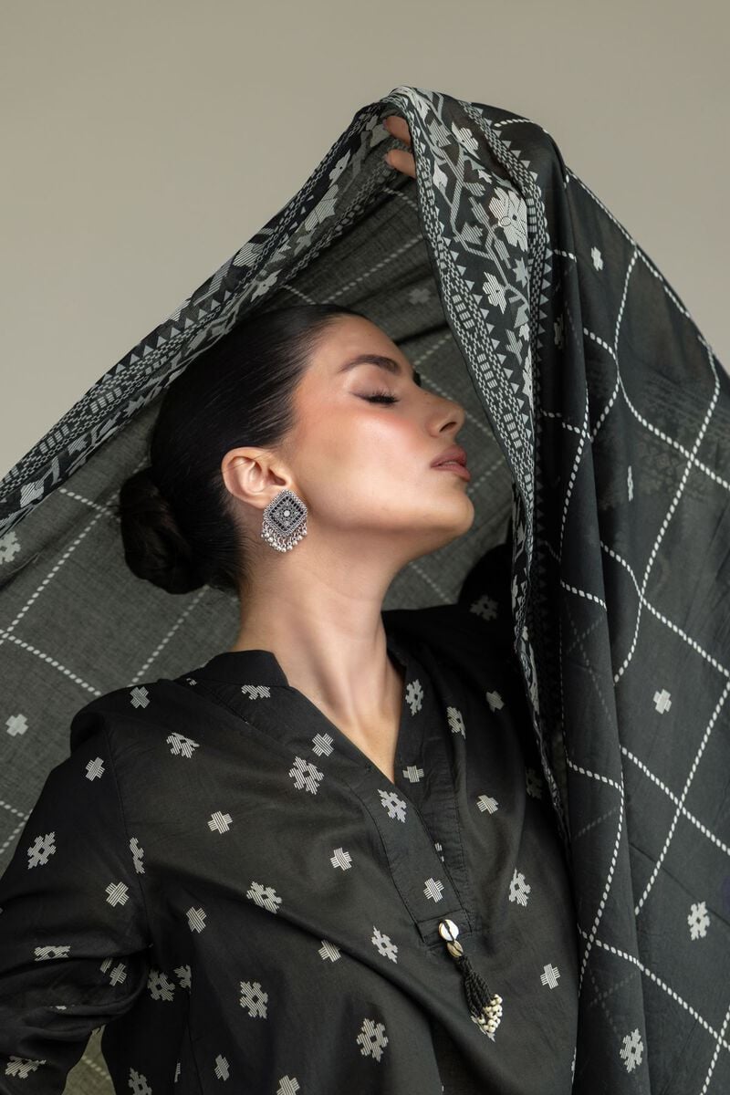 Embroidered | Lawn | Black Lawn Dupatta | USD 25.00