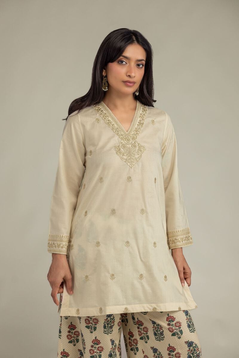 https://us.khaadi.com/dw/image/v2/BJTG_PRD/on/demandware.static/-/Sites-khaadi-master-catalog/default/dw48137148/images/hi-res/1-26-319-a-e1_multi_1.jpg?sw=800&sh=1200