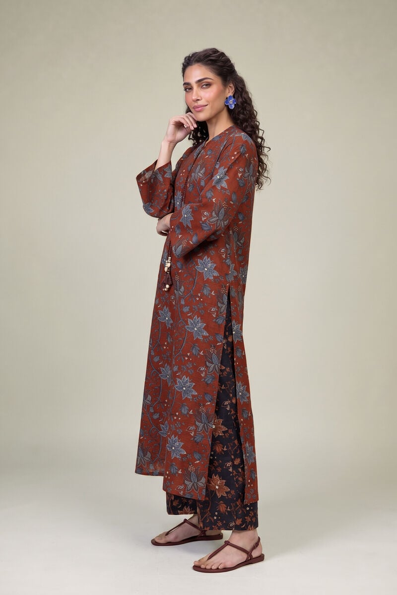 https://us.khaadi.com/dw/image/v2/BJTG_PRD/on/demandware.static/-/Sites-khaadi-master-catalog/default/dw492676d2/images/hi-res/1-26-415-b-a1_multi_1.jpg?sw=800&sh=1200