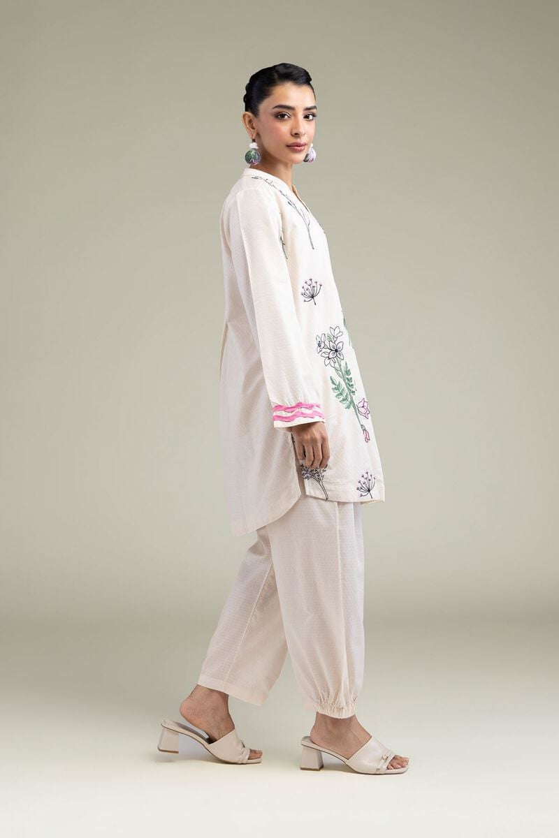 https://us.khaadi.com/dw/image/v2/BJTG_PRD/on/demandware.static/-/Sites-khaadi-master-catalog/default/dw4947675a/images/hi-res/1-26-211-b-c2_multi_1.jpg?sw=800&sh=1200