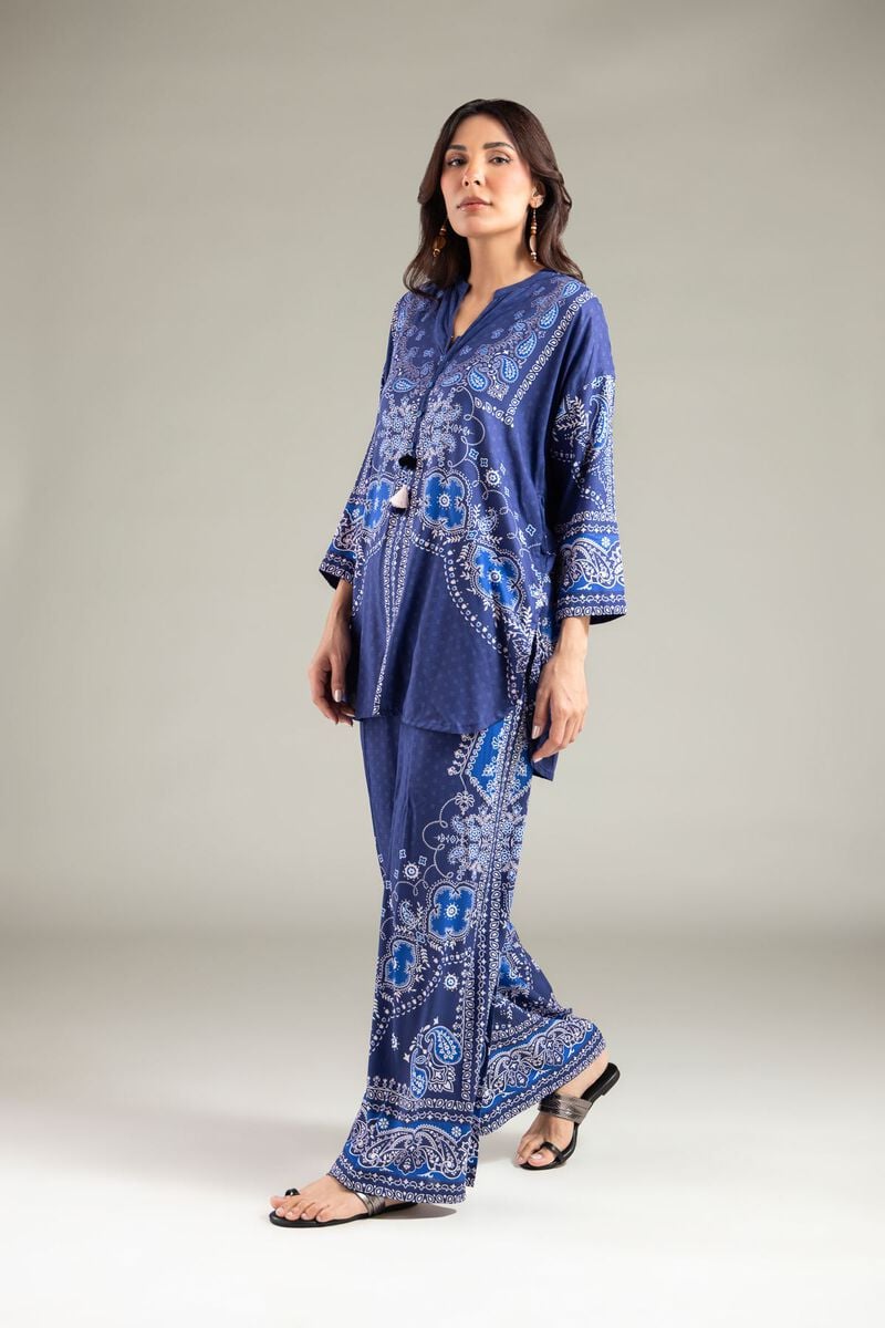 https://us.khaadi.com/dw/image/v2/BJTG_PRD/on/demandware.static/-/Sites-khaadi-master-catalog/default/dw4adc8077/images/hi-res/1-26-110-b-a_multi_1.jpg?sw=800&sh=1200