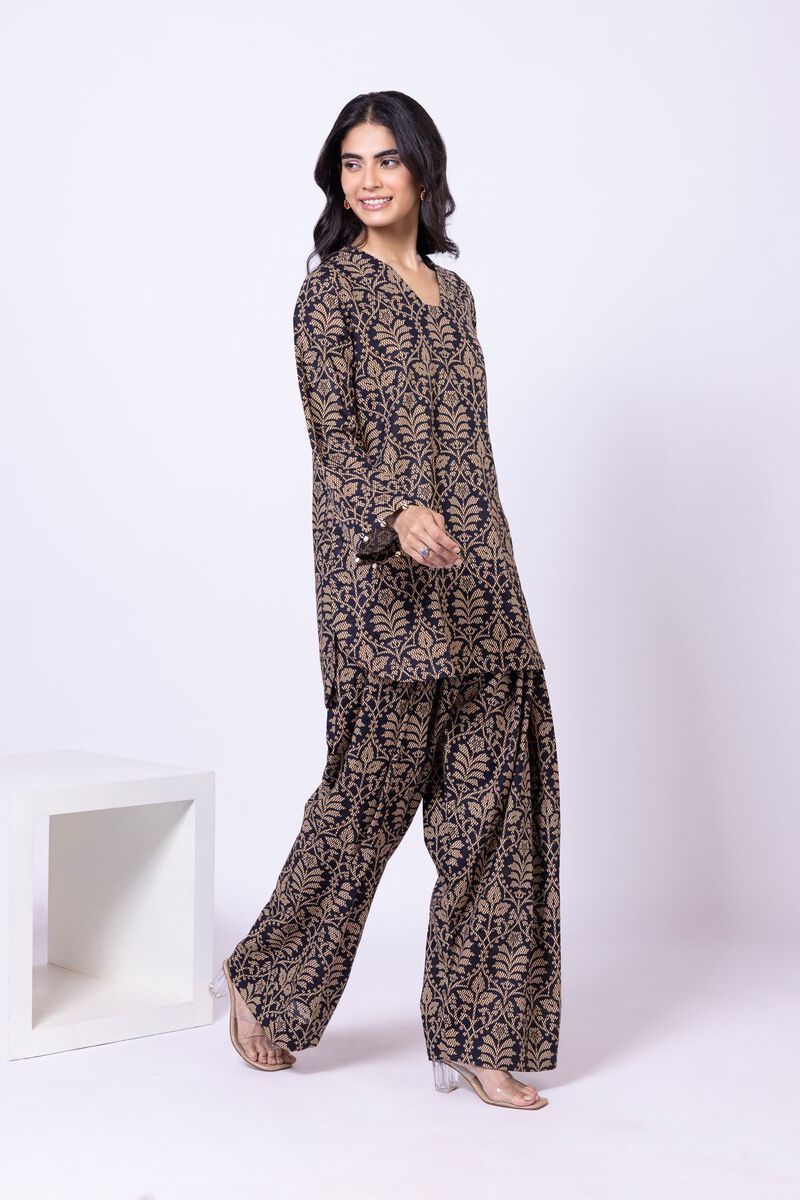 https://us.khaadi.com/dw/image/v2/BJTG_PRD/on/demandware.static/-/Sites-khaadi-master-catalog/default/dw4efb6fb7/images/hi-res/25-09-11e11-05ba_multi_1.jpg?sw=800&sh=1200