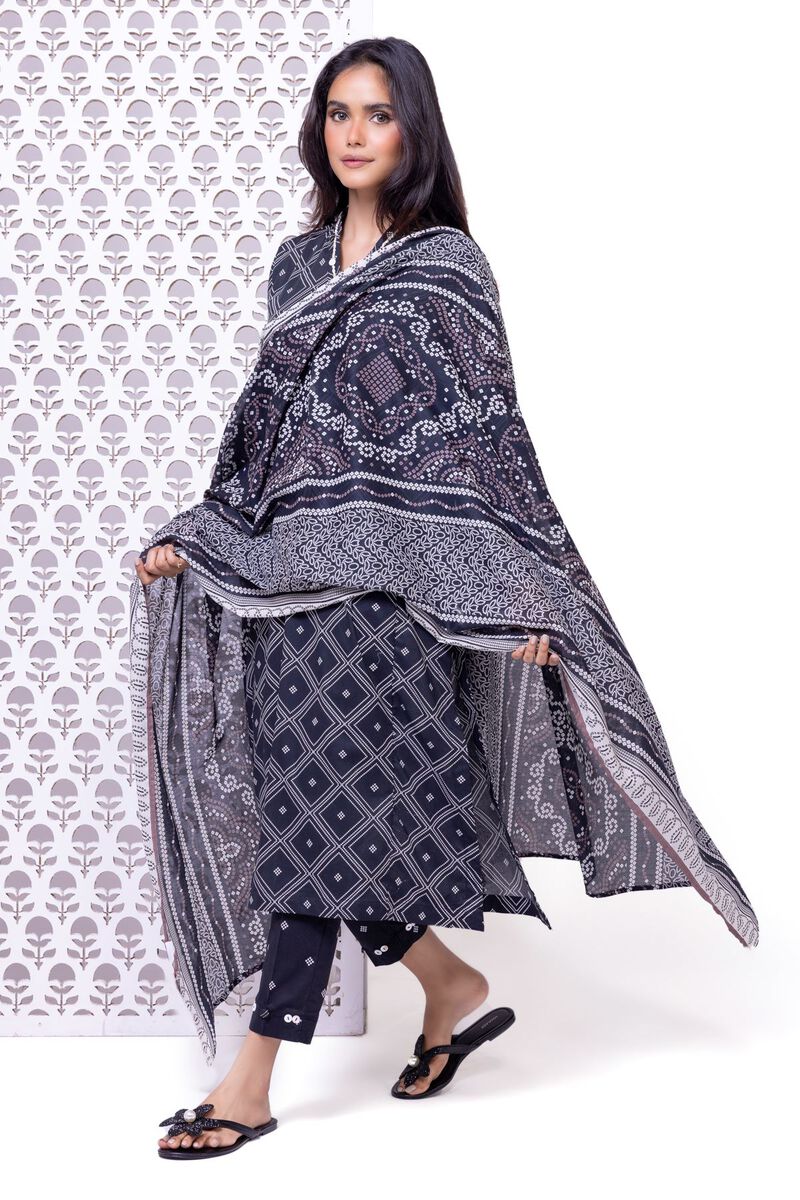 https://us.khaadi.com/dw/image/v2/BJTG_PRD/on/demandware.static/-/Sites-khaadi-master-catalog/default/dw4fa42936/images/hi-res/ees24594a_black_1.jpg?sw=800&sh=1200