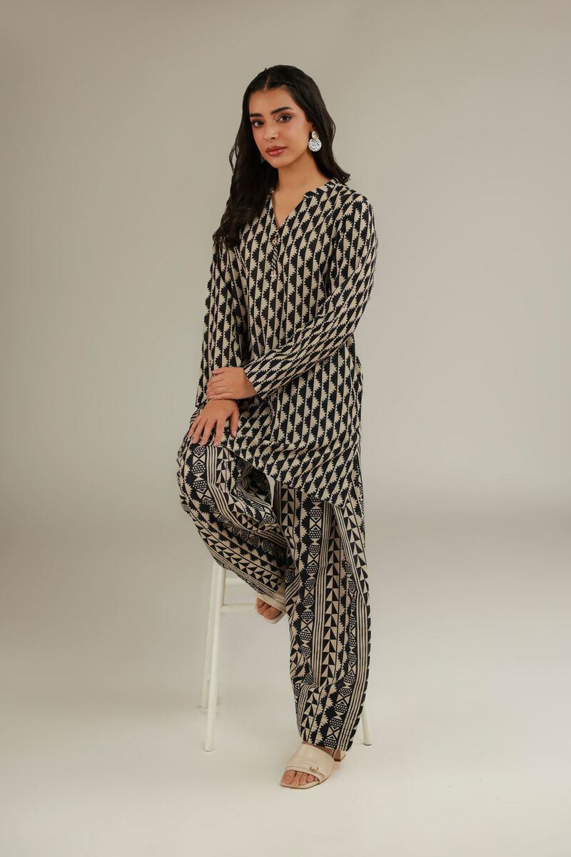 https://us.khaadi.com/dw/image/v2/BJTG_PRD/on/demandware.static/-/Sites-khaadi-master-catalog/default/dw516049d9/images/hi-res/25-09-11e10-01tb_multi_1.jpg?sw=800&sh=1200