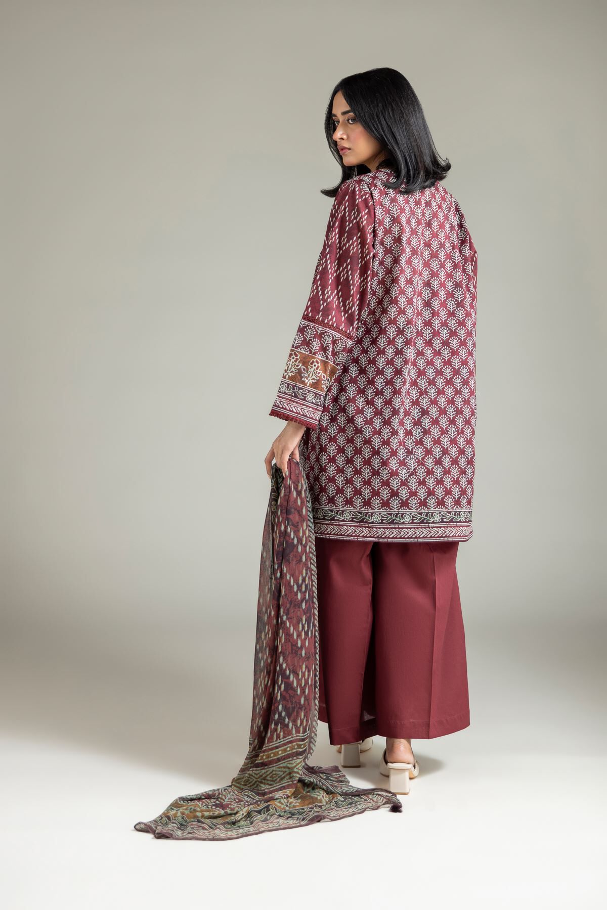Buy Three-Piece Lawn Suit | 0.0 N/A | T-A22-26-121FA2-VG_MULTI