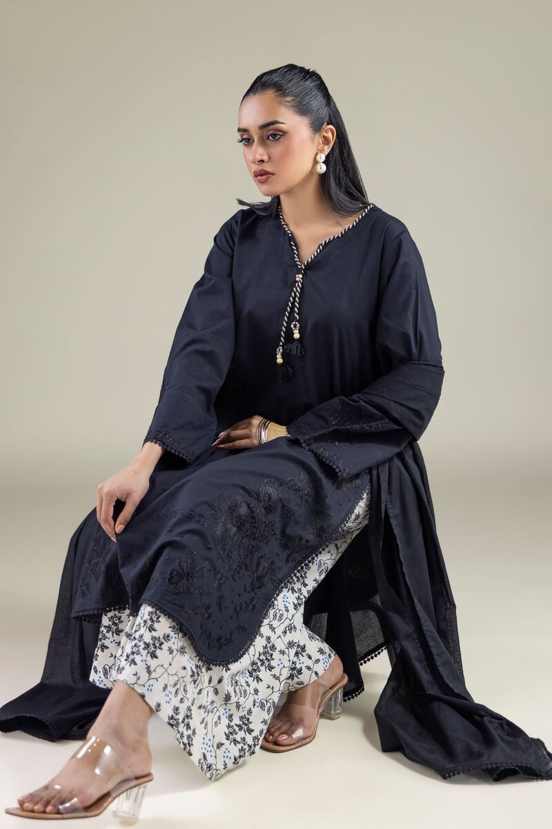 https://us.khaadi.com/dw/image/v2/BJTG_PRD/on/demandware.static/-/Sites-khaadi-master-catalog/default/dw54b7fdd8/images/hi-res/1-26-140-c-b_multi_1.jpg?sw=800&sh=1200