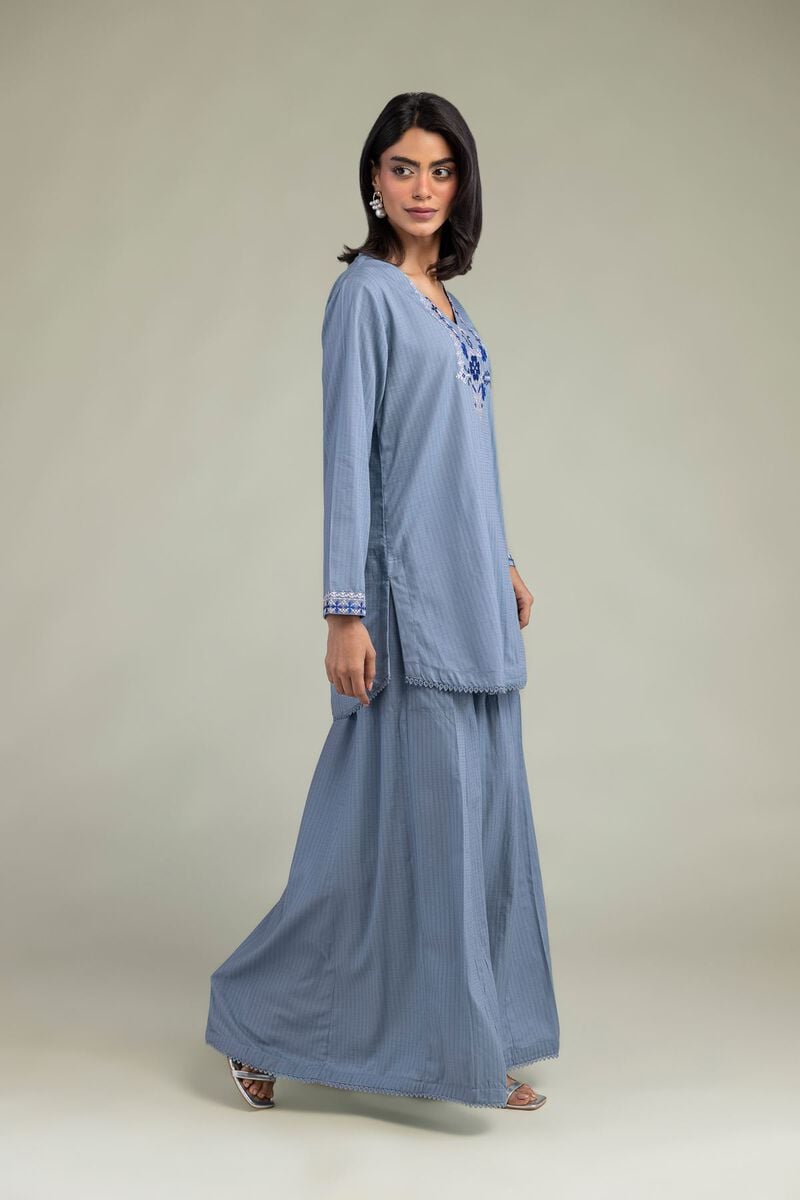 https://us.khaadi.com/dw/image/v2/BJTG_PRD/on/demandware.static/-/Sites-khaadi-master-catalog/default/dw5656b7e8/images/hi-res/r-1-26-120-b-d_multi_1.jpg?sw=800&sh=1200