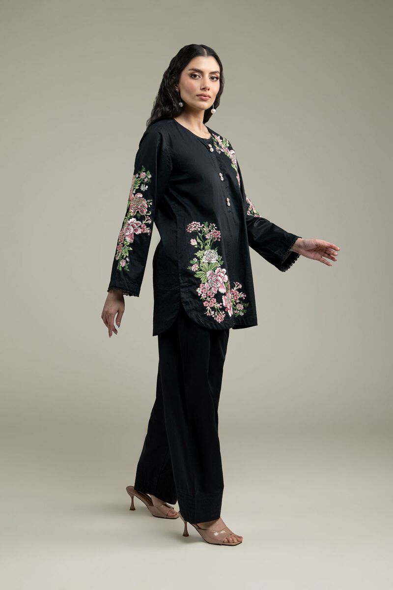 https://us.khaadi.com/dw/image/v2/BJTG_PRD/on/demandware.static/-/Sites-khaadi-master-catalog/default/dw5768ade7/images/hi-res/1-26-231-b-c1_multi_1.jpg?sw=800&sh=1200