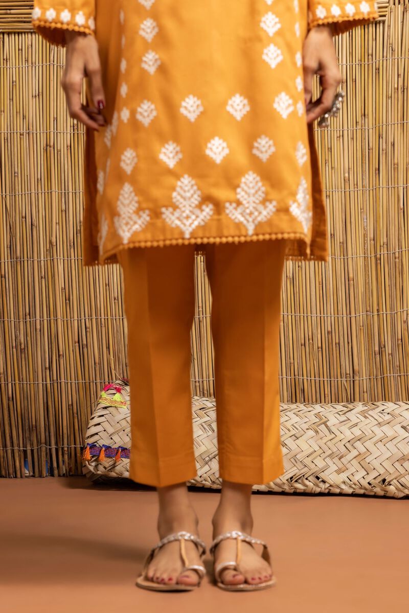  | Pants | Embroidered | null
