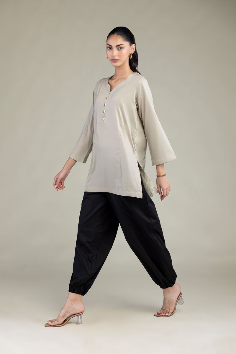 https://us.khaadi.com/dw/image/v2/BJTG_PRD/on/demandware.static/-/Sites-khaadi-master-catalog/default/dw5f12f42f/images/hi-res/8-26-213-b-b1_multi_1.jpg?sw=800&sh=1200
