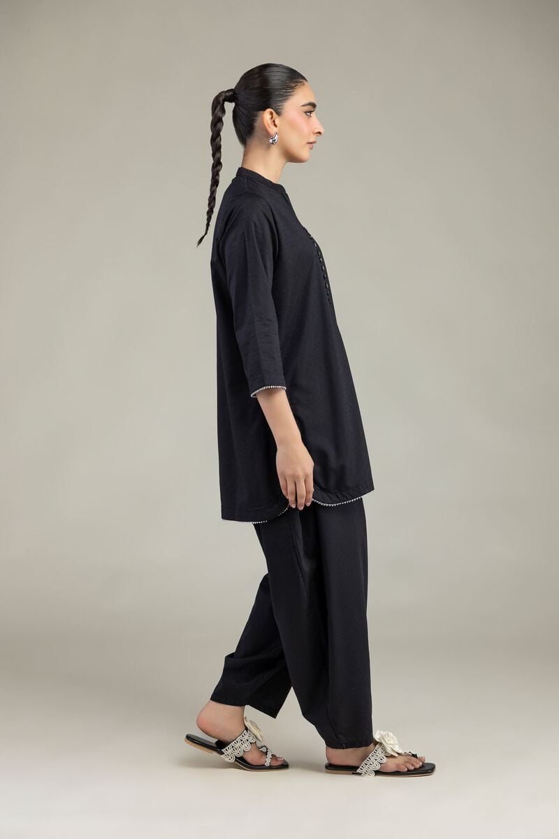 https://us.khaadi.com/dw/image/v2/BJTG_PRD/on/demandware.static/-/Sites-khaadi-master-catalog/default/dw60aa4819/images/hi-res/8-26-203-b-b1_multi_1.jpg?sw=800&sh=1200