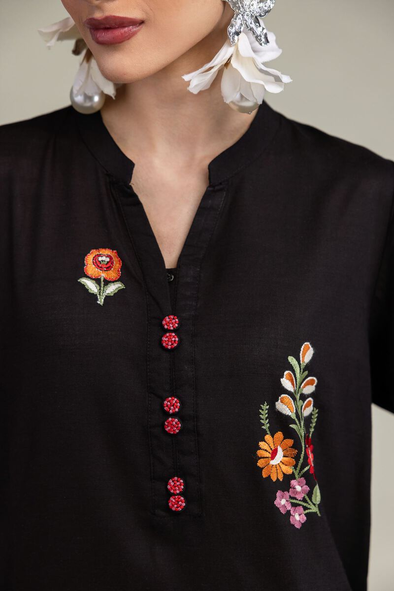 Embroidered | Raw Silk | Black Floral Kurta | USD 40.00