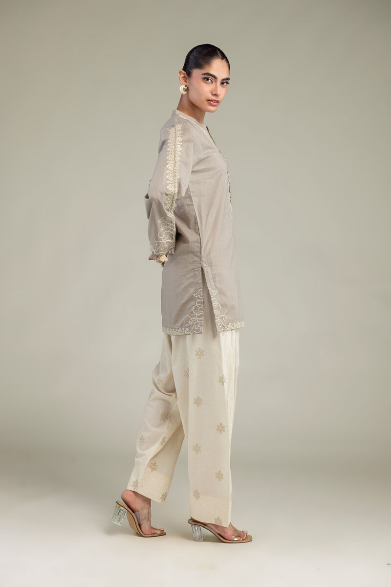 https://us.khaadi.com/dw/image/v2/BJTG_PRD/on/demandware.static/-/Sites-khaadi-master-catalog/default/dw625d7664/images/hi-res/1-26-245-b-j2_multi_1.jpg?sw=800&sh=1200
