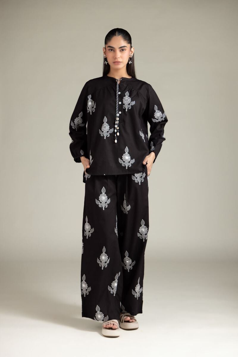 https://us.khaadi.com/dw/image/v2/BJTG_PRD/on/demandware.static/-/Sites-khaadi-master-catalog/default/dw626e7794/images/hi-res/6-26-102-b-e_multi_1.jpg?sw=800&sh=1200