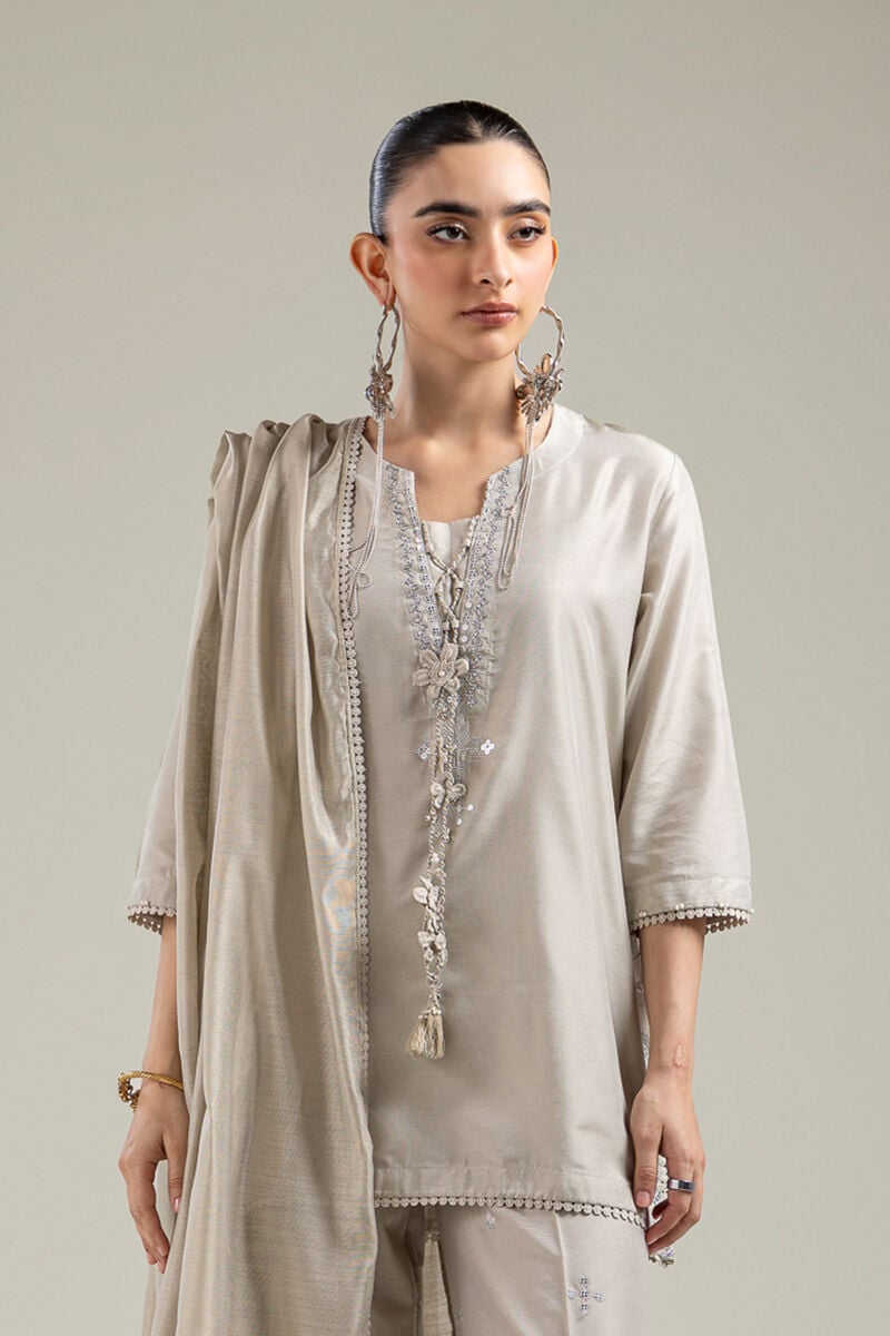 https://us.khaadi.com/dw/image/v2/BJTG_PRD/on/demandware.static/-/Sites-khaadi-master-catalog/default/dw627faf0c/images/hi-res/2-26-107-a-b_multi_1.jpg?sw=800&sh=1200