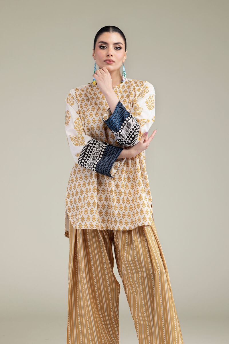 https://us.khaadi.com/dw/image/v2/BJTG_PRD/on/demandware.static/-/Sites-khaadi-master-catalog/default/dw6353e386/images/hi-res/1-26-209-a-c2_multi_1.jpg?sw=800&sh=1200