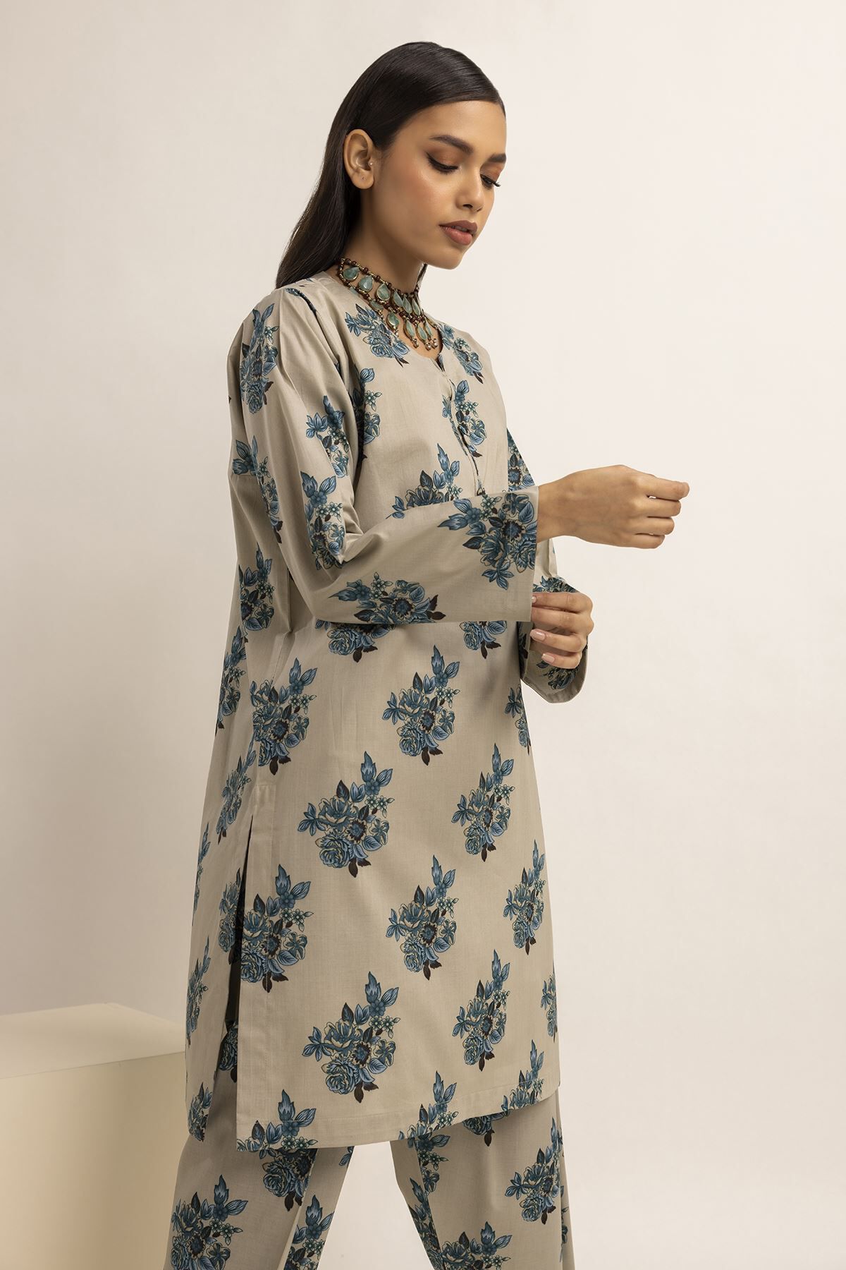 Buy Kurta 4.80 USD 1001771490 Khaadi United States