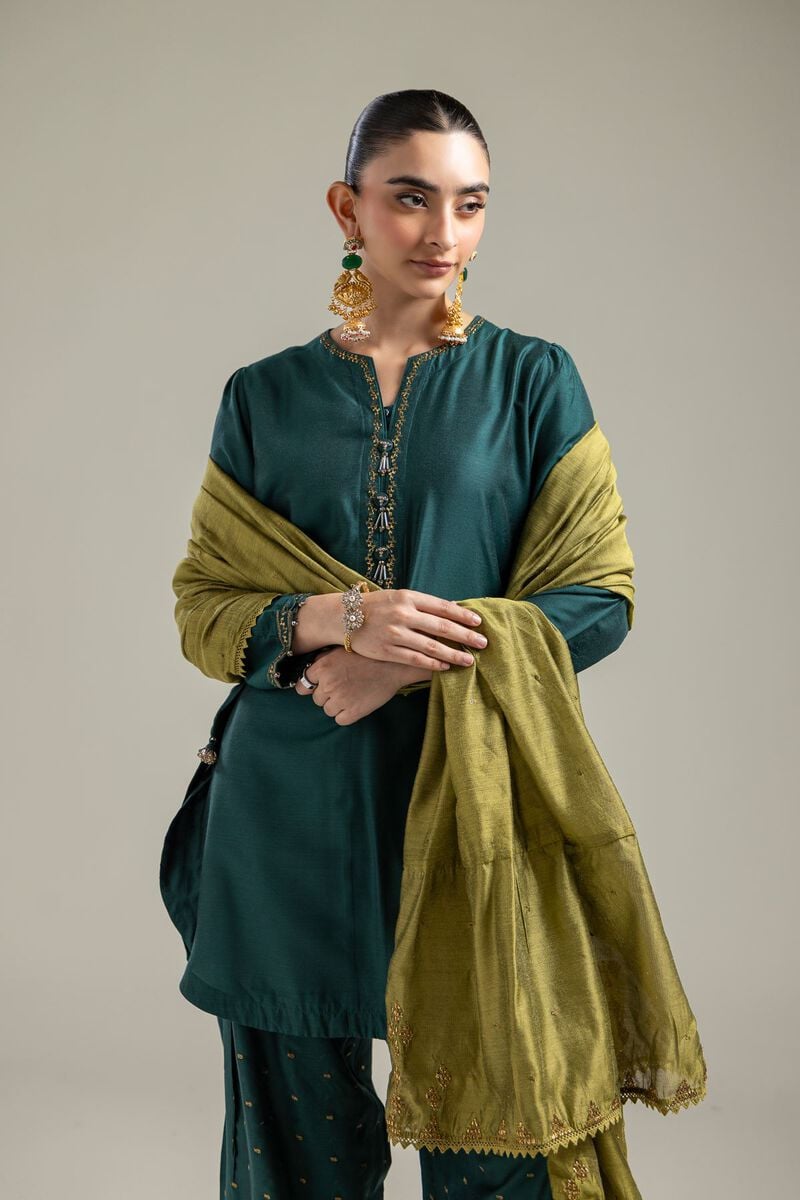 https://us.khaadi.com/dw/image/v2/BJTG_PRD/on/demandware.static/-/Sites-khaadi-master-catalog/default/dw657fe159/images/hi-res/2-26-107-c-f_multi_1.jpg?sw=800&sh=1200