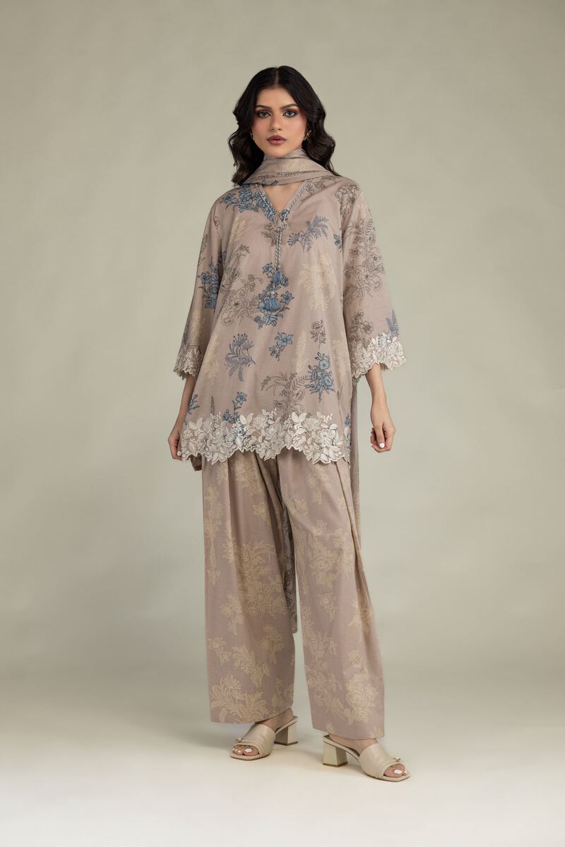 https://us.khaadi.com/dw/image/v2/BJTG_PRD/on/demandware.static/-/Sites-khaadi-master-catalog/default/dw663bd159/images/hi-res/1-26-244-b-c1_multi_1.jpg?sw=800&sh=1200