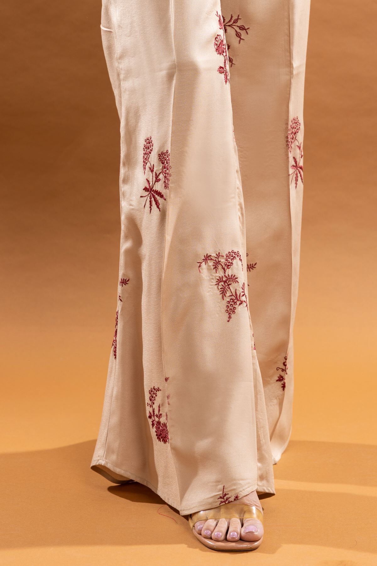 Khaadi hot sale embroidered trousers