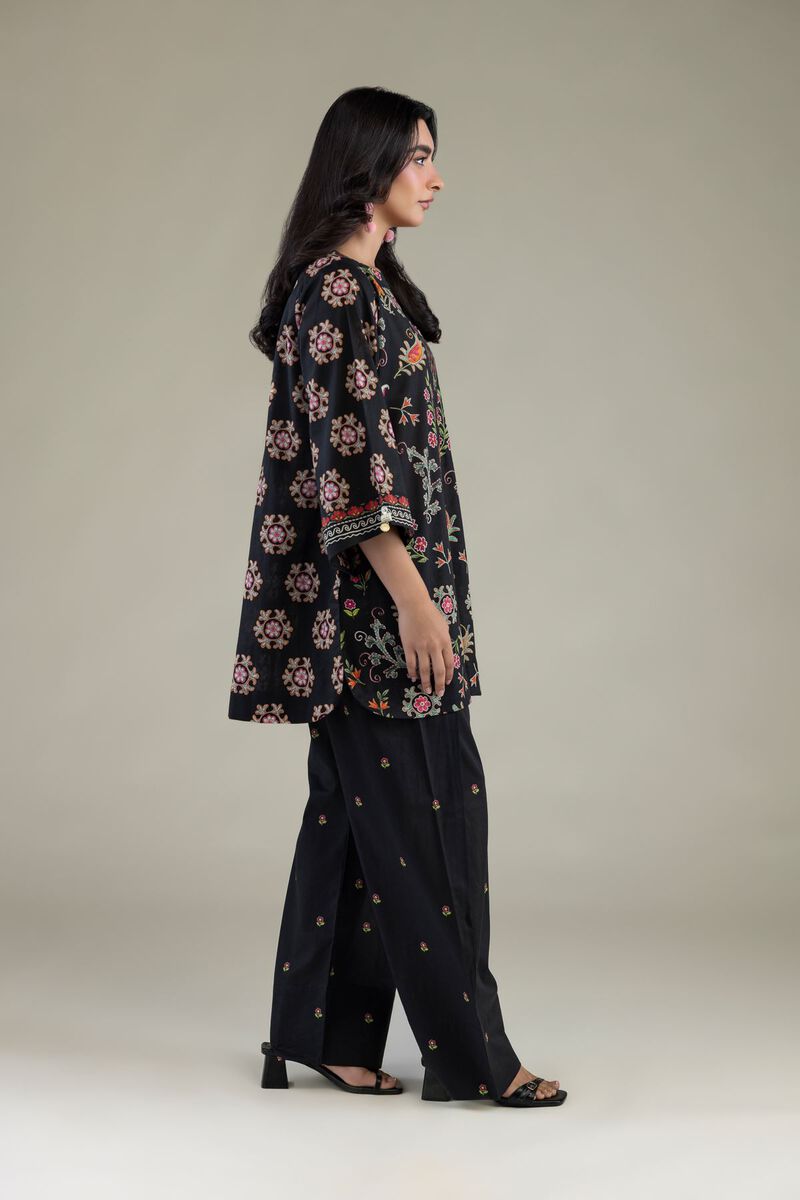 https://us.khaadi.com/dw/image/v2/BJTG_PRD/on/demandware.static/-/Sites-khaadi-master-catalog/default/dw6a0e7557/images/hi-res/1-26-314-b-b1_multi_1.jpg?sw=800&sh=1200