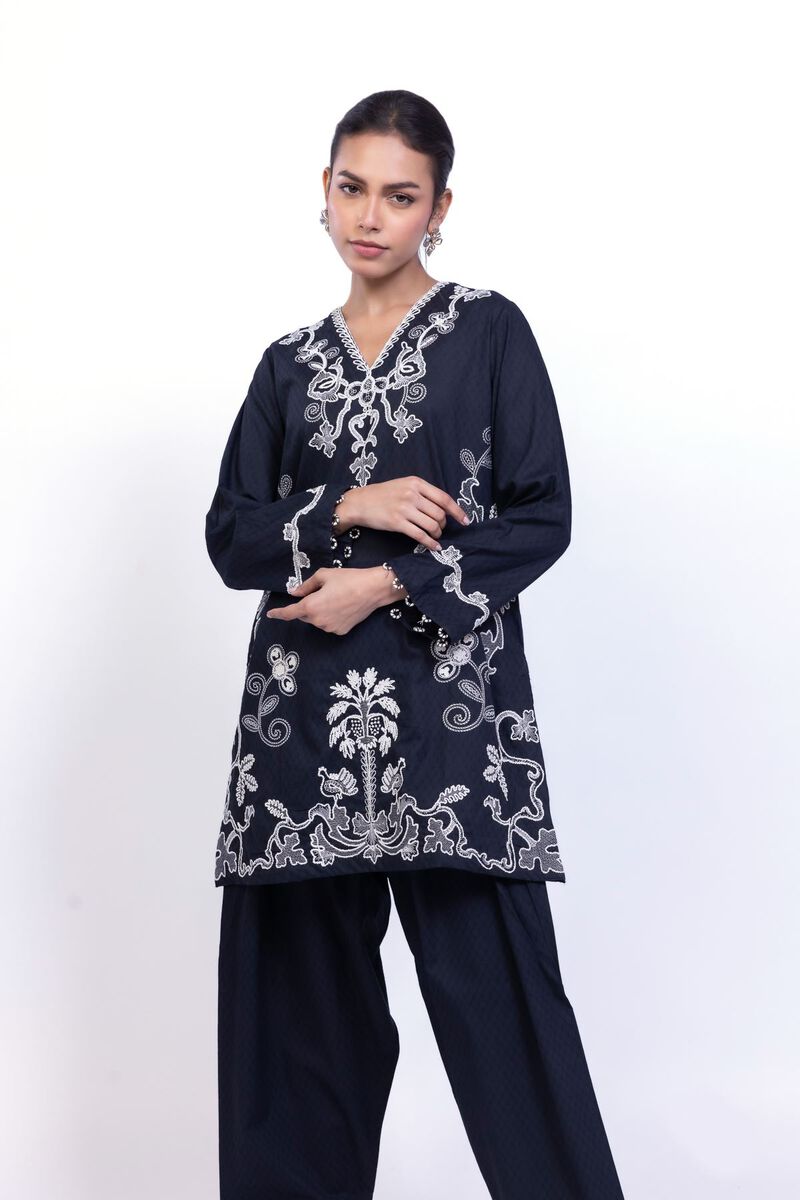 https://us.khaadi.com/dw/image/v2/BJTG_PRD/on/demandware.static/-/Sites-khaadi-master-catalog/default/dw6a9a4c9a/images/hi-res/25-07-7e4-05ta_multi_1.jpg?sw=800&sh=1200