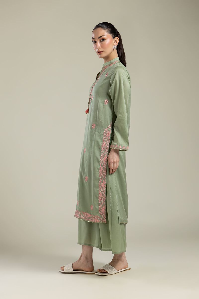 https://us.khaadi.com/dw/image/v2/BJTG_PRD/on/demandware.static/-/Sites-khaadi-master-catalog/default/dw6c1c3487/images/hi-res/1-26-106-b-e_multi_1.jpg?sw=800&sh=1200