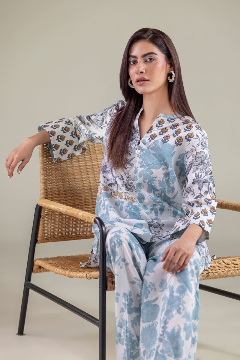https://us.khaadi.com/dw/image/v2/BJTG_PRD/on/demandware.static/-/Sites-khaadi-master-catalog/default/dw6c2ecb80/images/hi-res/6-26-104-a-d_multi_1.jpg?sw=800&sh=1200