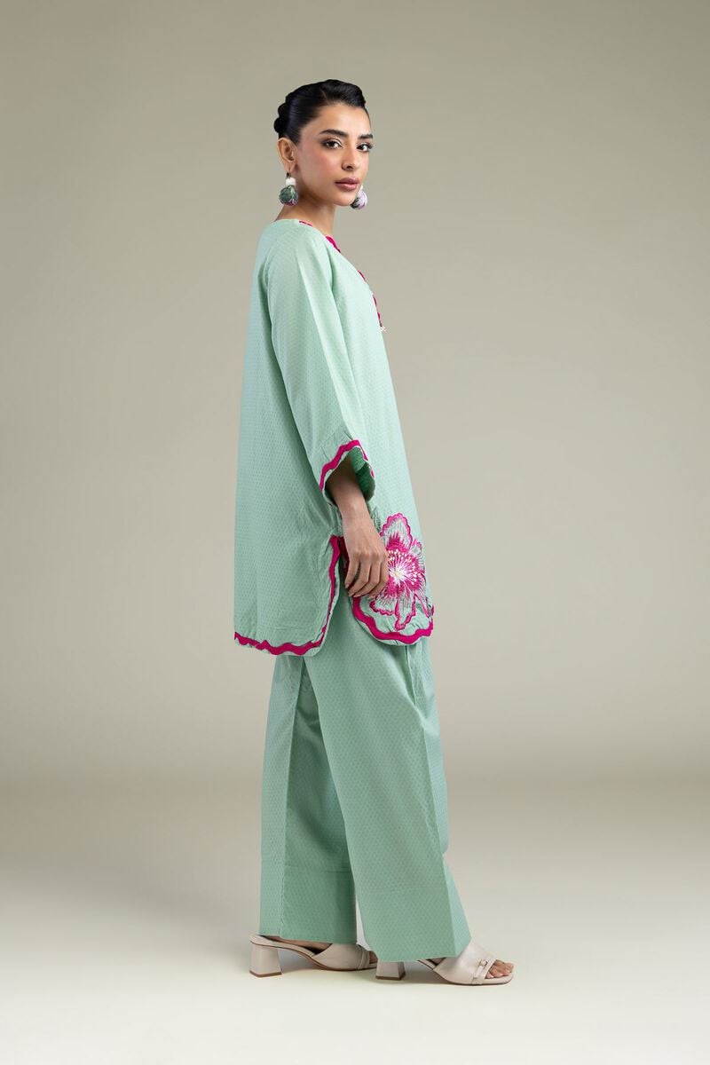 https://us.khaadi.com/dw/image/v2/BJTG_PRD/on/demandware.static/-/Sites-khaadi-master-catalog/default/dw6cf18ecf/images/hi-res/1-26-211-b-a2_multi_1.jpg?sw=800&sh=1200