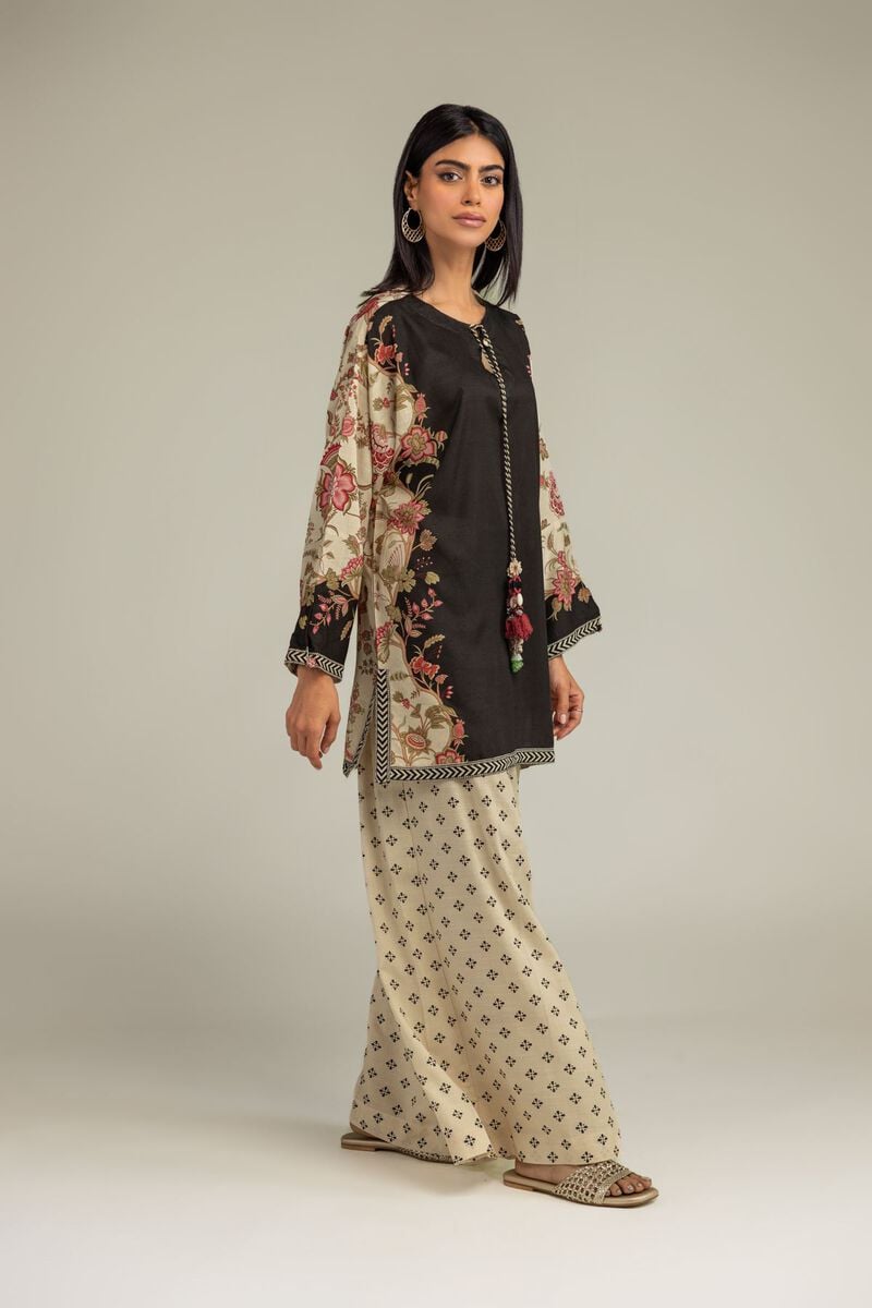 https://us.khaadi.com/dw/image/v2/BJTG_PRD/on/demandware.static/-/Sites-khaadi-master-catalog/default/dw6e6f9a47/images/hi-res/1-26-333-b-d1_multi_1.jpg?sw=800&sh=1200