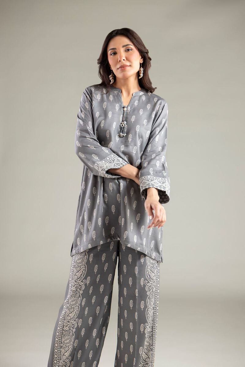 https://us.khaadi.com/dw/image/v2/BJTG_PRD/on/demandware.static/-/Sites-khaadi-master-catalog/default/dw6f7c68ad/images/hi-res/1-26-110-a-c_multi_1.jpg?sw=800&sh=1200