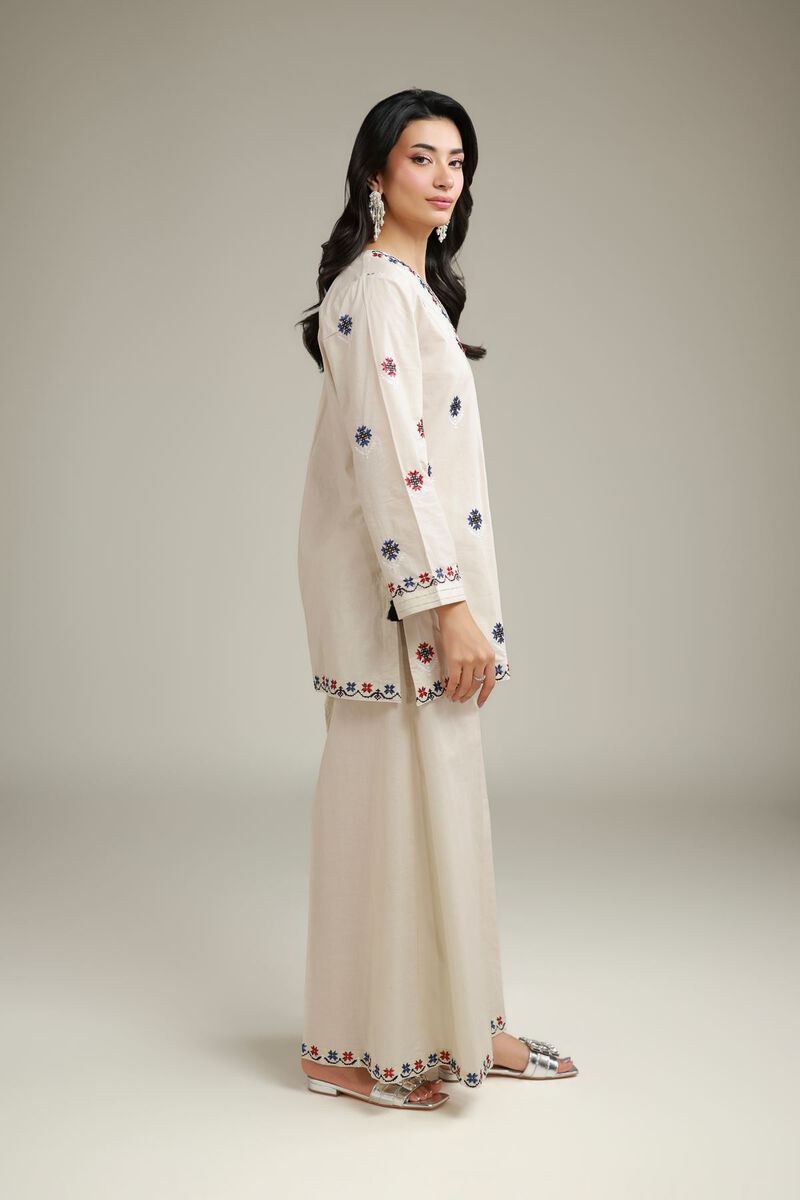 Embroidered | Cambric | Floral V-Neck Kurta | USD 40.00