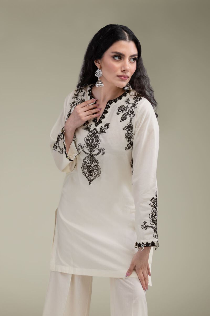 https://us.khaadi.com/dw/image/v2/BJTG_PRD/on/demandware.static/-/Sites-khaadi-master-catalog/default/dw70e996da/images/hi-res/25-10-12e6-04tb_multi_1.jpg?sw=800&sh=1200